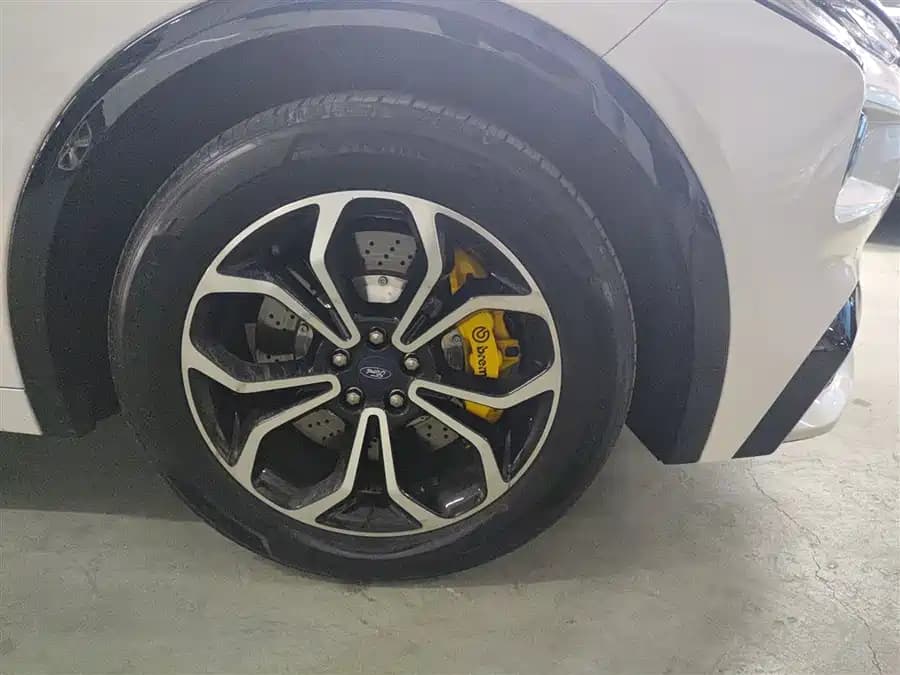 Ford EVOS - фото 14
