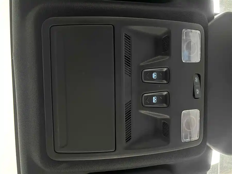 Ford Edge - фото 8