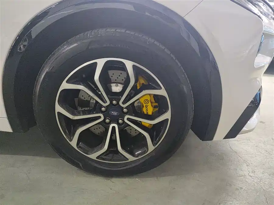 Ford EVOS - фото 14