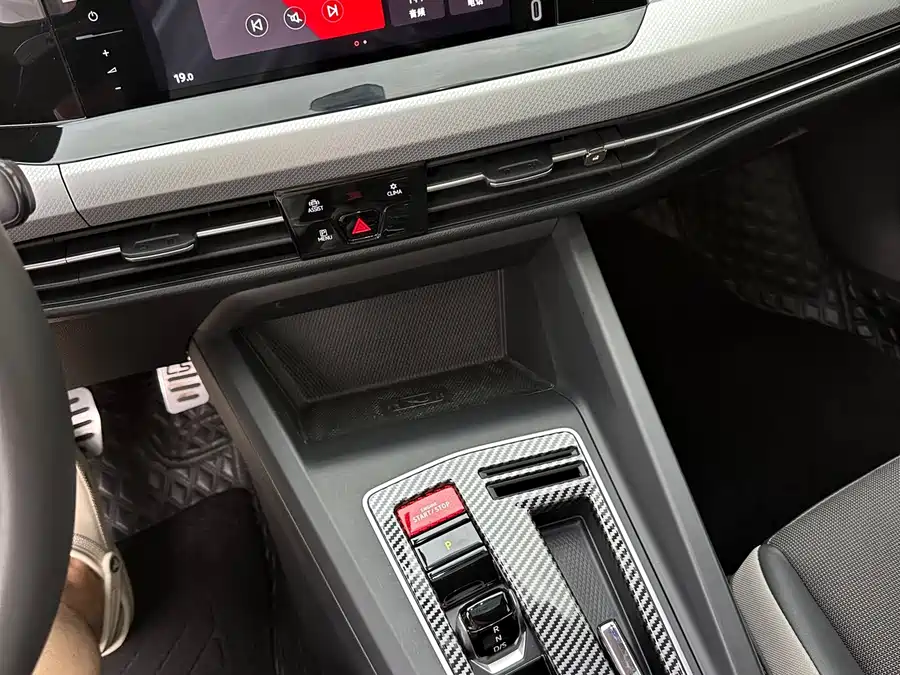 Volkswagen Golf - фото 13