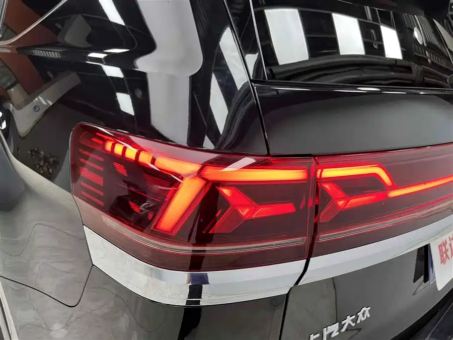 Volkswagen Touran - фото 19