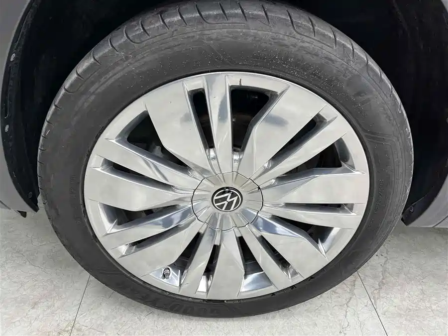 Volkswagen Touran - фото 20